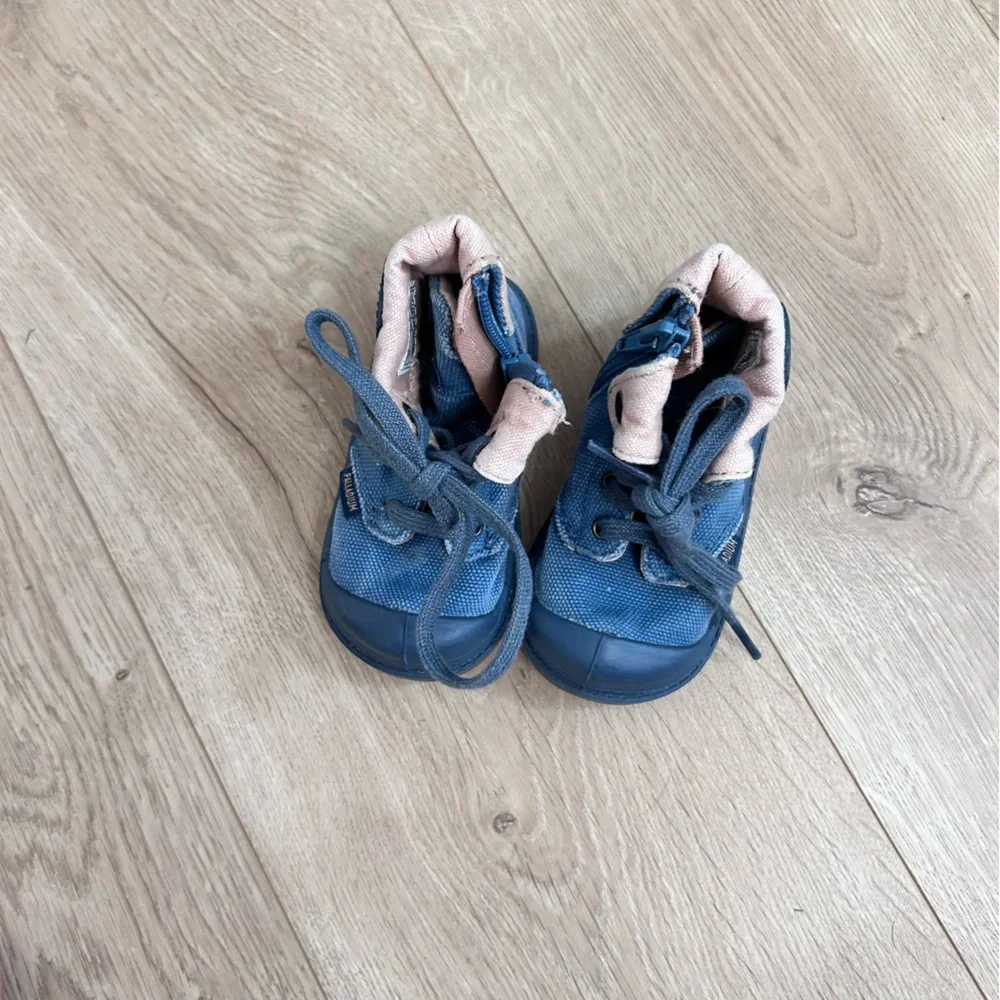 Palladium zip up boots toddler size 4